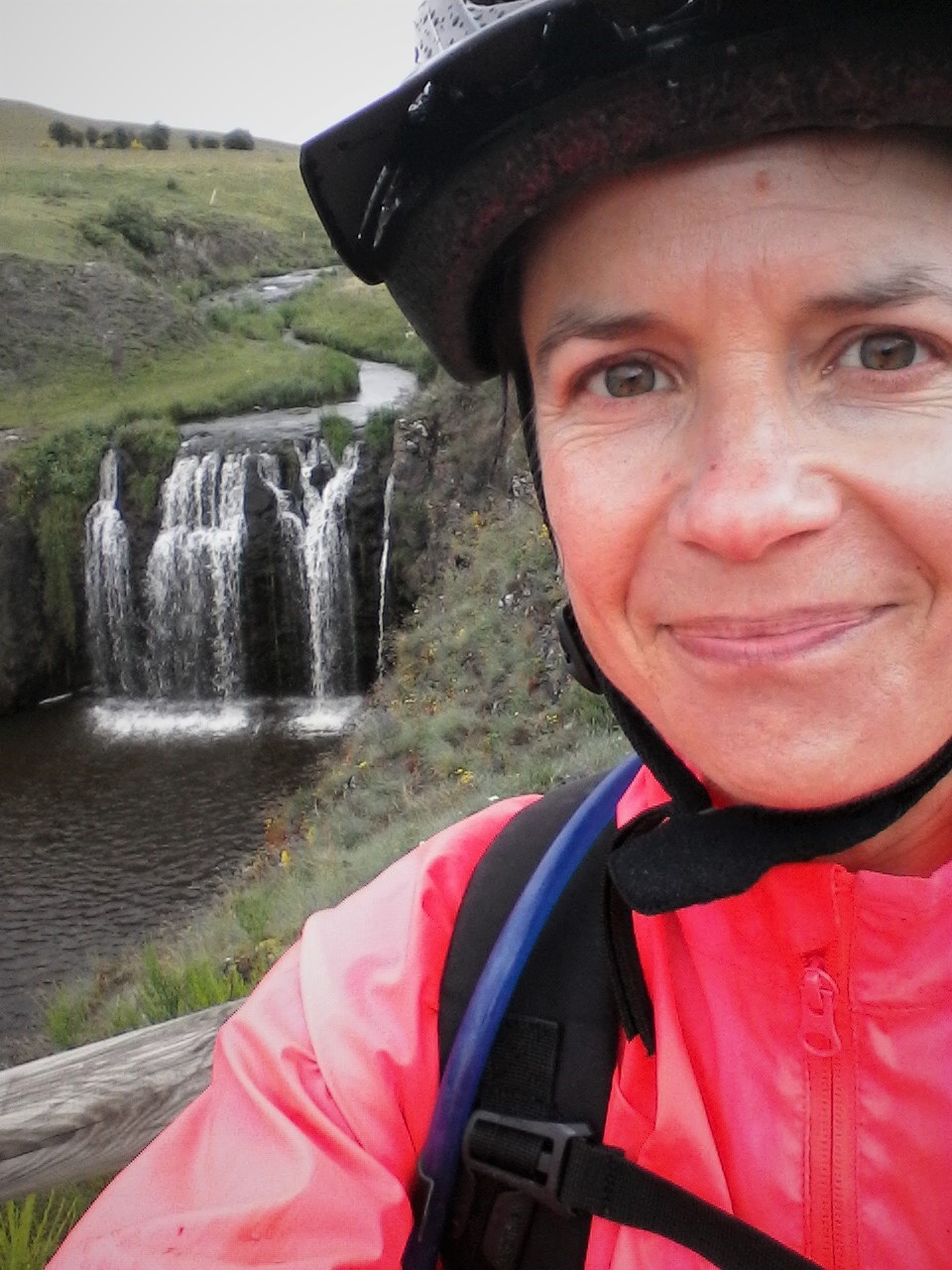 Elise à la cascade des Veyrines