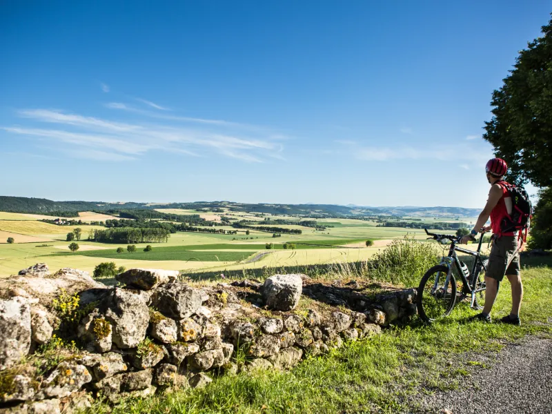 Vue sur les volcans depuis Charroux - GTMC