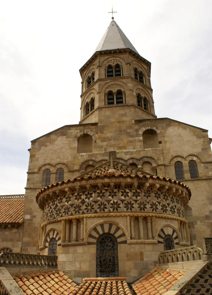 Basilique Notre-Dame-du-Port à Clermont-Ferrand