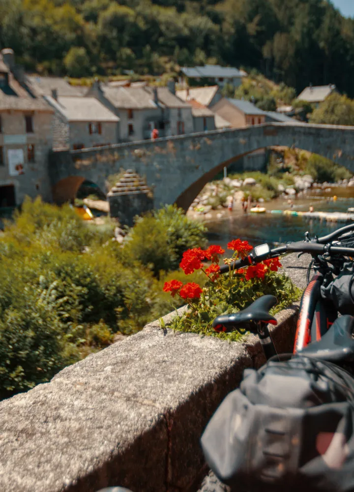 Arrivée au pont de Montvert sur la GTMC