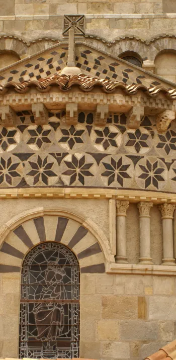 Basilique Notre-Dame-du-Port à Clermont-Ferrand 