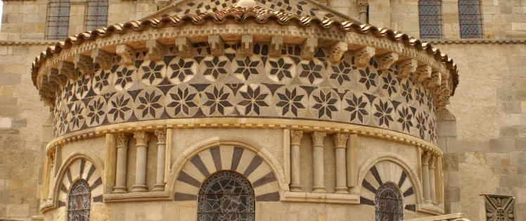 Basilique Notre-Dame-du-Port à Clermont-Ferrand 