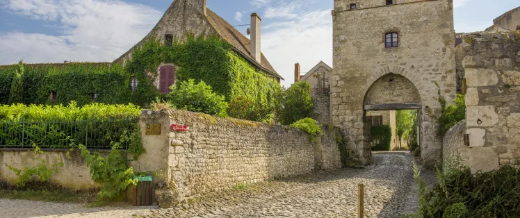 Porte médiévale de Charroux
