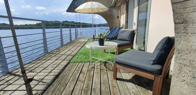 Location chambre panoramique sur l'eau "LA VIGIE" du Lac des Settons - Activital