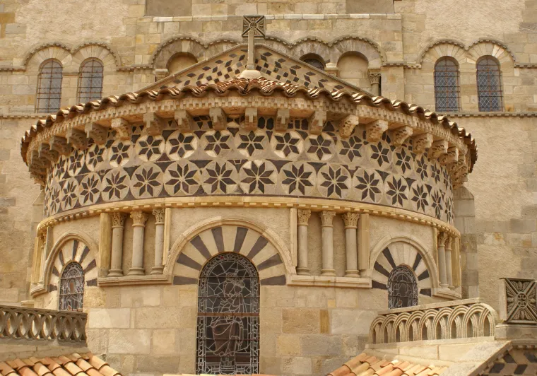 Basilique Notre-Dame-du-Port à Clermont-Ferrand 