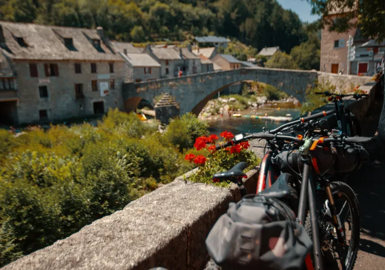 Arrivée au pont de Montvert sur la GTMC