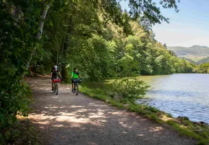 Bord du lac de Servières