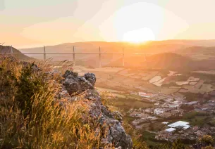 Coucher de soleil sur le viaduc de Millau