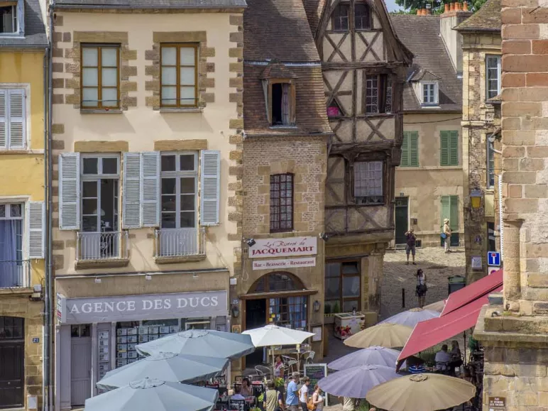 Moulins